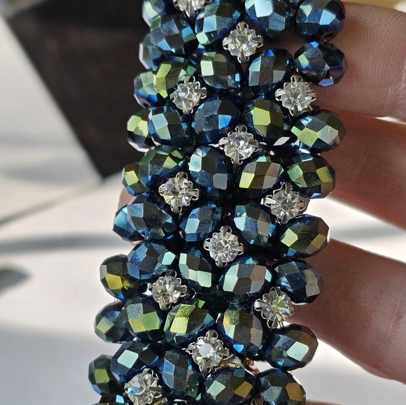 Vintage Peacock AB Stretch Bracelet - Picture 6 of 6